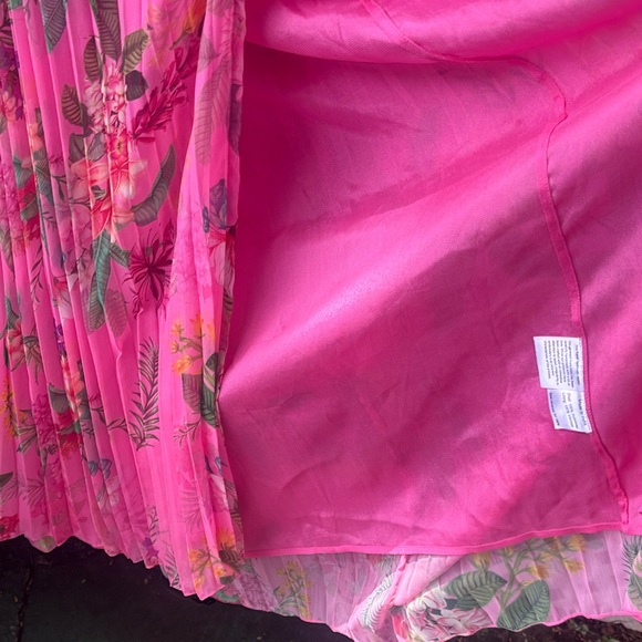 Rococo Sand Vibrant Pink Floral Backless Dress - Picture 9 of 12